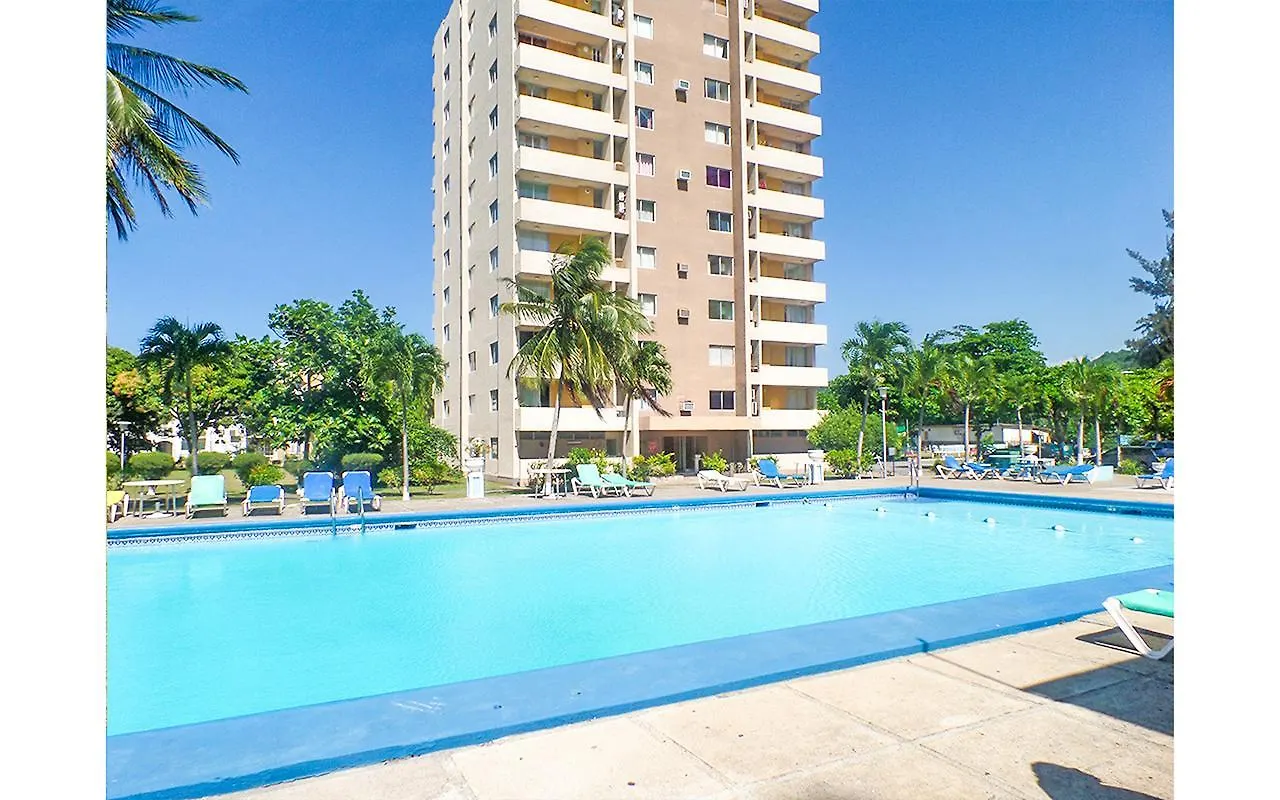 Apartment Sword Fish Beach Suite@ Turtle Towers Ocho Rios