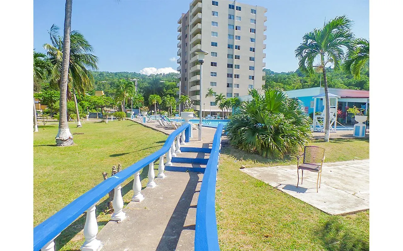 Sword Fish Beach Suite@ Turtle Towers Ocho Rios